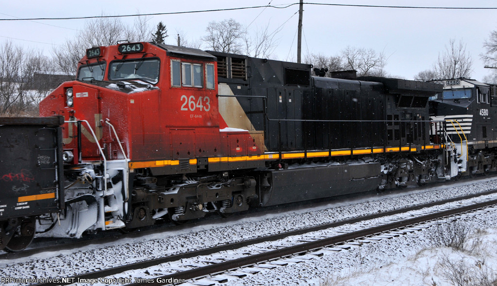 CN 2643